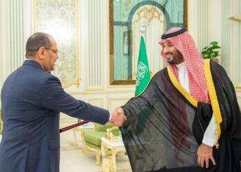 السفير هيثم أبو الفول يقدم أوراق اعتماده لولي العهد السعودي