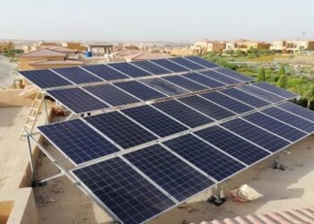 الطاقة تطرح عطاء لتنفيذ أنظمة طاقة متجددة في 15 بلدية بالوسط