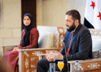 زوجة الشرع تتبرع بـ 5 آلاف دولار لصالح صندوق التنمية السوري