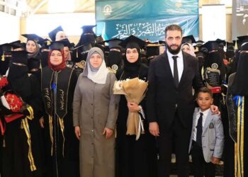 الرئيس السوري يحضر تخرج زوجته من جامعة إدلب