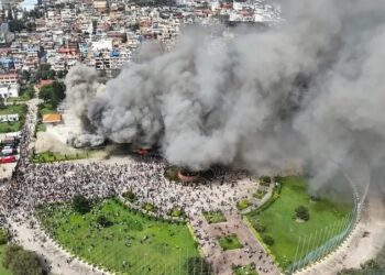 برلمان نيبال يخضع لحراسة مشددة بعد حرائق واحتجاجات دامية