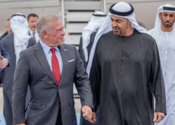 الملك والرئيس الإماراتي يؤكدان رفضهما للتصريحات الإسرائيلية التي تهدد سيادة دول الإقليم