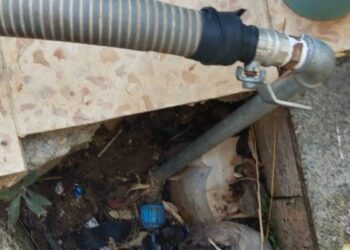 المياه تضبط اعتداءً على خط رئيسي في منطقة حكما