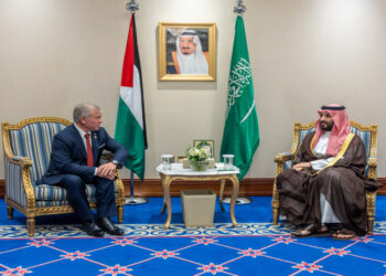 الملك وبن سلمان يؤكدان رفضهما لأي اعتداء على سيادة أي دولة عربية