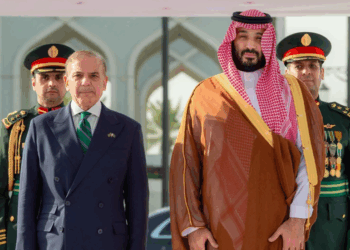 تضمنت بندا مهما.. السعودية وباكستان توقعان اتفاقية للدفاع الاستراتيجي المشترك