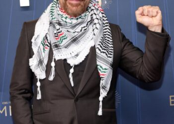 حفل جوائز إيمي يتحول إلى تظاهرة لدعم فلسطين و غزة