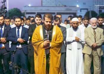 أدهم نابلسي يؤمّ المصلين في معرض دمشق الدولي