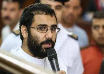 السيسي يوجه بدراسة العفو عن سجناء بينهم علاء عبد الفتاح