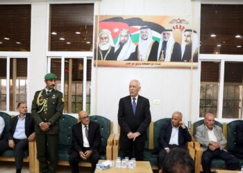 مندوبا عن الملك وولي العهد. العيسوي يعزي عشيرة الغنيمات