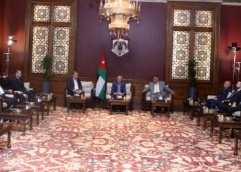 العيسوي يلتقي وفدا من قطاع الصناعات الغذائية