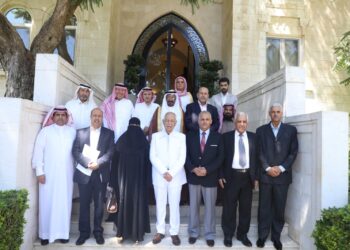 العيسوي يلتقي وفداً من وجهاء ومتقاعدين عسكريين من عشيرة الخضير