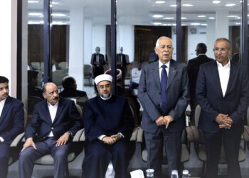 مندوبا عن الملك وولي العهد.. العيسوي يعزي عشائر العظامات وآل عباد
