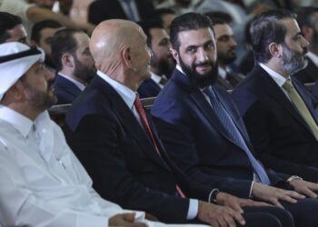 الشرع يلمح لاتفاق قريب مع إسرائيل ولقاء يجمع الشيباني وديرمر