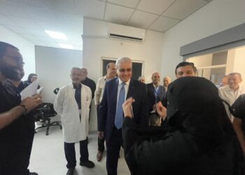 وزير الصحة يتابع ميدانياً واقع الخدمات الصحية في مستشفى التوتنجي