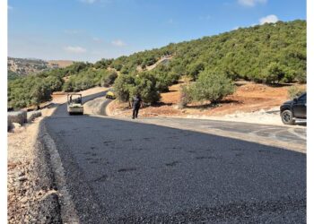 بلدية عجلون تبدأ بتأهيل وتعبيد طرق حيوية