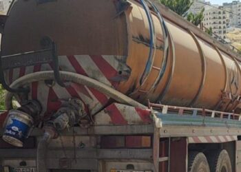 إجراءات قانونية بحق صهريج  نضح فرغ حمولته في واد بإربد