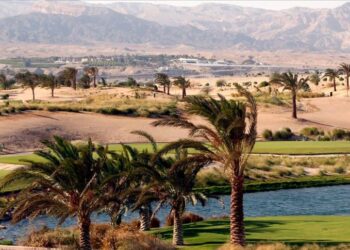 إعفاء السياح الأجانب من رسوم تأشيرة المغادرة في موقع مشروع واحة آيلة