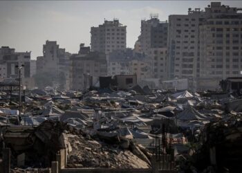 قصف إسرائيلي مكثف على أحياء غزة وتدمير 50 مبنى بيوم واحد