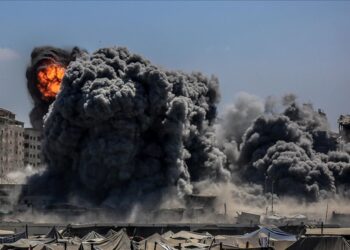 الاحتلال يرتكب مجزرة بحق النازحين في غزة ومسيّرات تستهدف أسطول الصمود