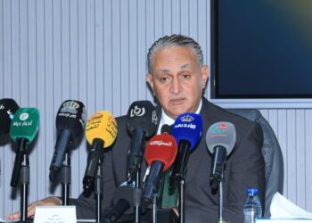 وزير البيئة عن القاء النفايات: من لا يرده وعيه ترده المخالفة