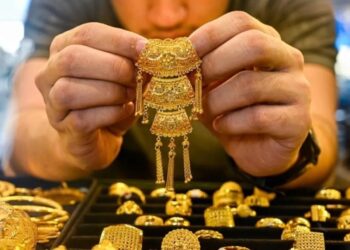 قفزة جديدة في أسعار الذهب وعيار 24 يبلغ 100 دينار للغرام