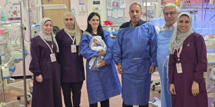 عملية نوعية لطفل خديج يعاني من تشوّه خلقي نادر في مستشفيات البشير