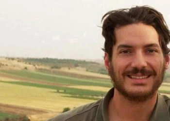 مسؤول سوري سابق يكشف مقتل الصحفي أوستن تايس بأمر من الأسد