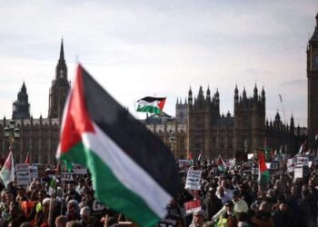مئات آلاف البريطانيين في مسيرة لندن الكبرى دعما لغزة
