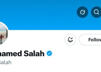 صلاح في مواجهة جماهير غاضبة بعد واقعة الصورة