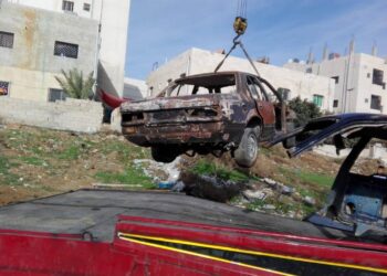 أمانة عمان تعفي أصحاب المركبات المهجورة والهياكل من الغرامات