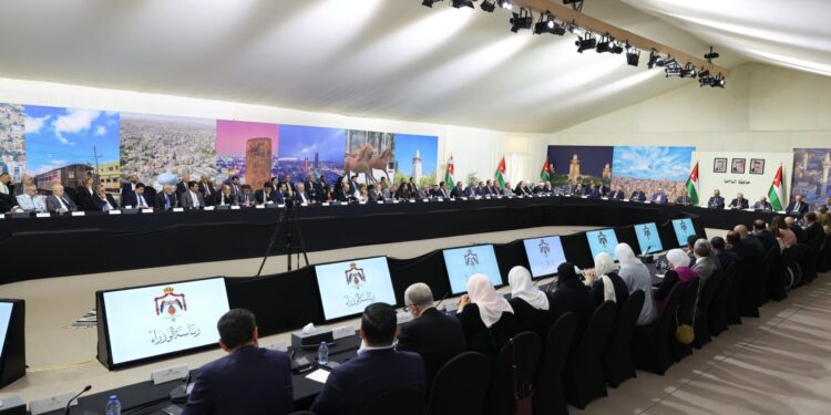 الحكومة تنوي إرسال مشاريع قوانين الضمان وضريبة الأبنية والإدارة المحلية للنواب