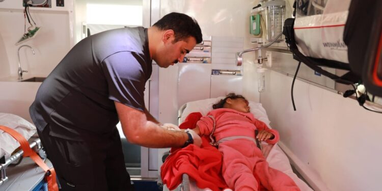 القوات المسلحة تجلي الدفعة الـ 15 من أطفال غزة المرضى للعلاج في الأردن