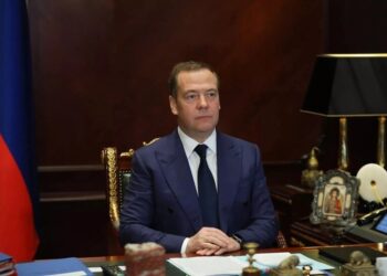 مدفيديف يسخر من تصريحات ترامب بشأن الغواصات النووية