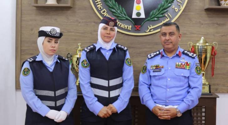 تكريم شرطيتين في إدارة السير لتميزهما في أداء العمل وحسن تعاملهما مع المواطنين