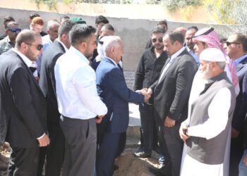 رئيس الديوان الملكي يشارك في تشييع جثمان الشاب فواز أبو تايه