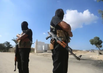 ما نملكه أسلحة بسيطة .. حماس: ملف السلاح قابل للنقاش