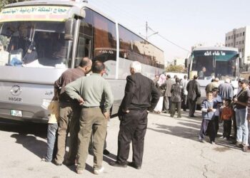 الأردن والسعودية يبحثان حلولا لمنع دخول حافلات الحجاج