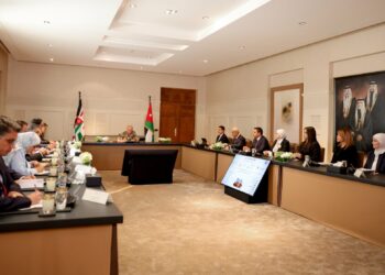 الملك يدعو إلى فتح أسواق جديدة أمام الصناعات الأردنية