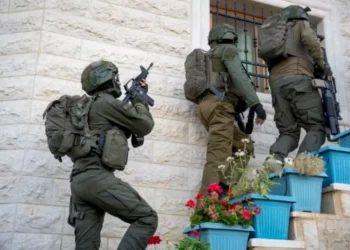 الاحتلال يشن حملة واسعة ضد الفلسطينيين بين هدم واقتحامات واعتقالات