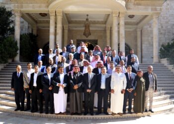 العيسوي يلتقي وفد من أبناء عشيرة المشاقبة