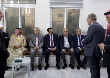 مندوبًا عن الملك وولي العهد.. العيسوي يعزي القضاة والحجازي والكلوب والخالدي