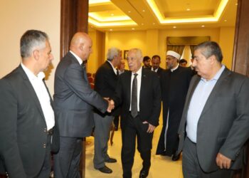مندوبا عن الملك وولي العهد.. العيسوي يعزي آل فراج وعشيرة النوافعة