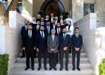 العيسوي يلتقي وفدًا من فريق “إحنا بخير التطوعي”