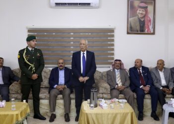 مندوبا عن الملك وولي العهد. العيسوي يعزي عشيرتي الزعبي والحوارات