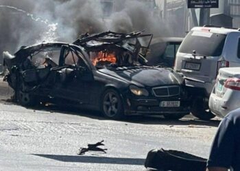 شهيدان وإصابة آخر بجروح بقصف الاحتلال مركبة جنوبي لبنان