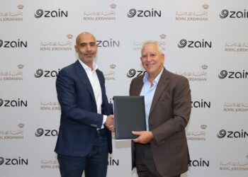 الملكية الأردنية وزين تطلقان خدمة الترجمة الفورية بلغة الإشارة في مطار الملكة علياء الدولي