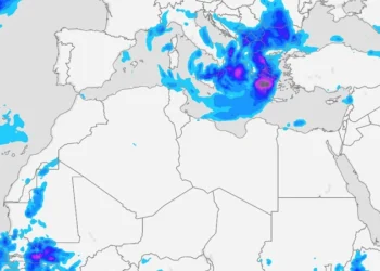 أول عاصفة مطرية في البحر المتوسط تترافق بأمطار غزيرة ورياح قوية