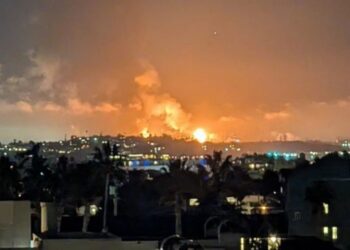 شاهد بالفيديو: حريق ضخم يلتهم مصفاة نفط في لوس أنجلوس