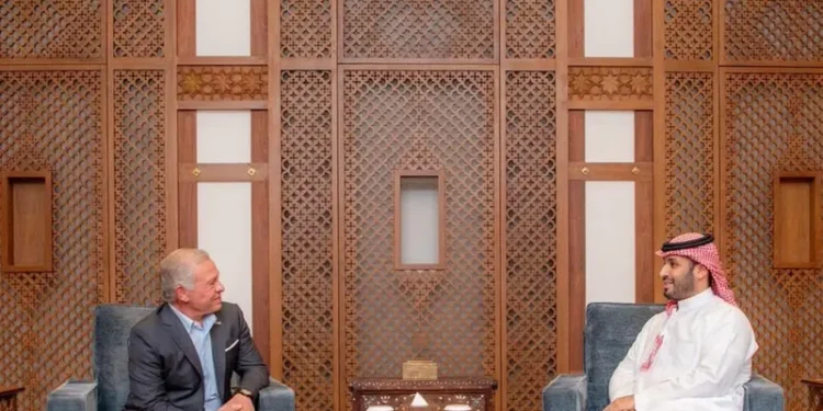 الملك وولي العهد السعودي يبحثان التطورات الإقليمية والعلاقات الثنائية