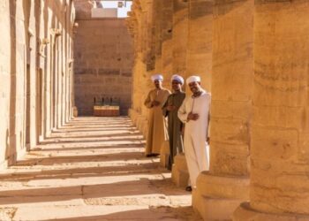 مصريون يردون على المتنمرين بـ تريند الجلابية